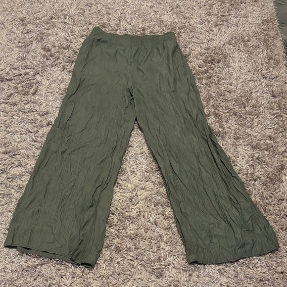H&M Crinkled palazzo Green Wide-Leg Pants with pockets Sz M - Picture 3 of 14